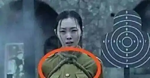 那些又气又好笑的影视剧穿帮镜头,网友导演你过来我保证不打你

