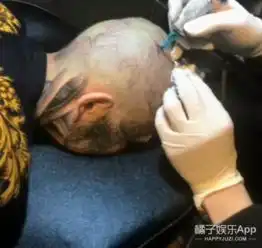 僵尸男孩成新一代网红,可这种行为到底是艺术还是被逼无奈
