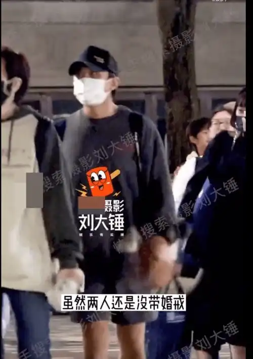 组图邓超孙俪带儿女游迪士尼等等自拍搞怪可爱
