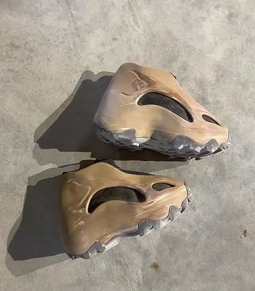阿迪达斯和yeezy,已经看到尾声了知乎
