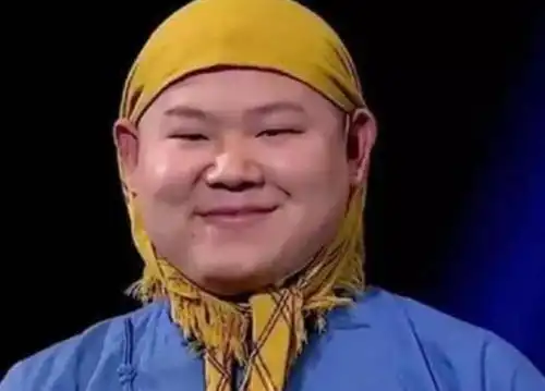 没文化多可怕岳云鹏为高考考生送祝福翻车,连徒弟都笑他
