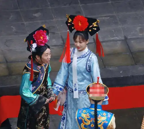 杨紫首次尝试清朝格格造型,路透曝光美出新高,网友求翻拍
