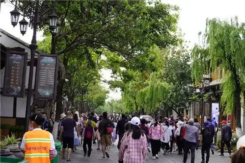 五一假期,云南旅游答卷实属不易,来看看这些可爱的人
