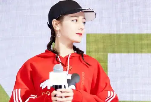 2020金鹰女神投票新鲜出炉,杨幂杨颖位列前三,而她稳居第一
