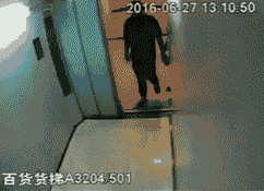 电梯里发生过许多许多奇葩搞笑的事
