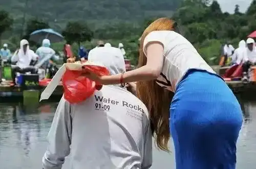 爆笑钓鱼图片,开心一刻
