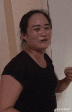 搞笑gif趣图你永远不知道,女生为了减肥对自己有多狠
