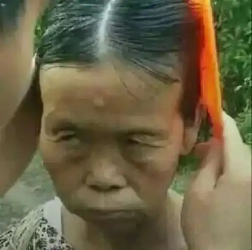 开心一笑晚上在家磨豆浆,男友说淡淡的没啥味,让我给他加点糖
