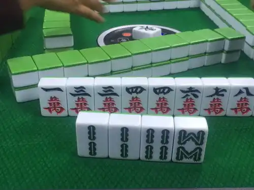 打麻将对倒不好胡,还非要这样打,听卡张的优势你还不知道吗
