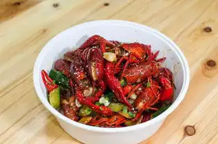 火遍湖北老汉口的小龙虾来啦老板说进店就送小龙虾内含福利
