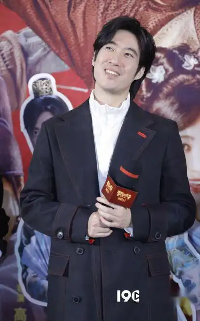 李茂扮太子首映马丽常远携蒋易大跳爆笑神作
