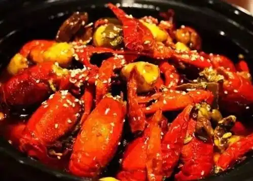 大牌5折帝都最火爆的簋街麻辣小龙虾来厦门啦
