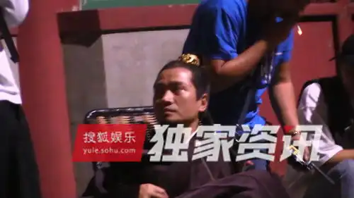 独家拼命三郎冯绍峰忙拍戏何晟铭演太子太入戏
