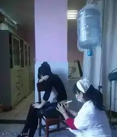 搞笑图片妹子,从此不让男票给拍照了
