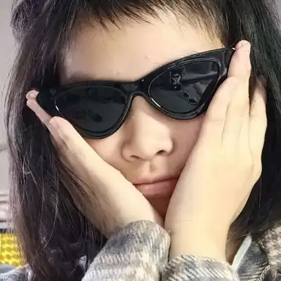 高清好看的沙雕女头搞怪图片
