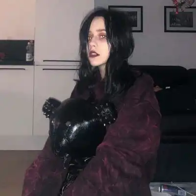 伤感女头像侧脸孤独寂寞孤独的妹子头像
