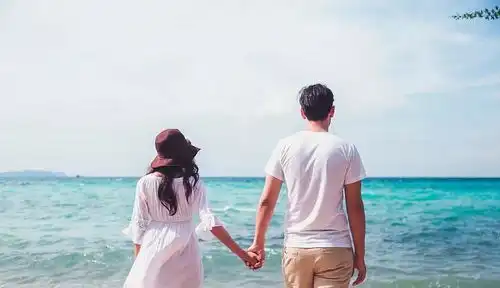 女人主动让你占便宜,真实的目的是这三个,别不懂
