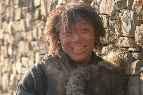 我有一个朋友之探讨关于普通人能在网上一年赚十万么
