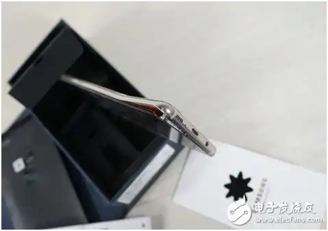 由爆炸转为变形会搞事情的三星手机又开始搞事情了
