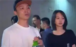 郑爽新男友张恒遭质疑,与前女友聊天记录曝光,网友大猪蹄子
