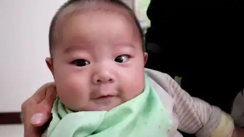 小婴儿不开心的4种表现,你可能都不知道
