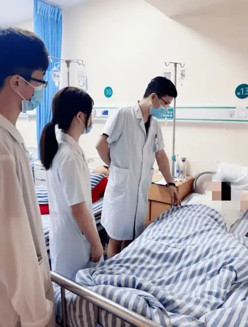 可怕女生熬夜竟长出这种东西医生紧急提醒
