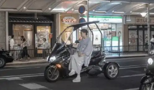 开心笑话高中的时候早恋,被班主任逮到了,老爸骂道她是我..
