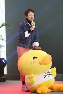 组图周冬雨庆生与小黄鸭合体玩自拍迷之角度表情搞怪
