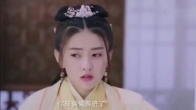 双世宠妃腹黑王爷发现在自己房里搞怪的王妃,还以为是卧底呢
