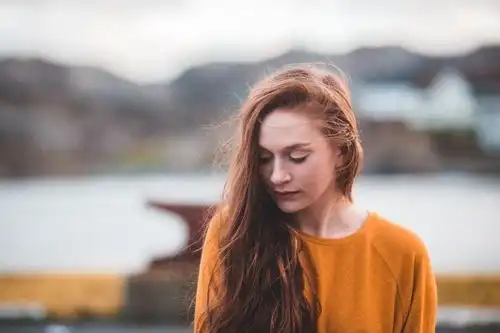 奶奶说妈妈不爱我五岁女孩的话,结束了我们十年婚姻
