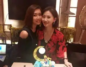 冻龄男神和女神终于同框,51岁地翁虹完胜40岁地林志颖,真心羡慕
