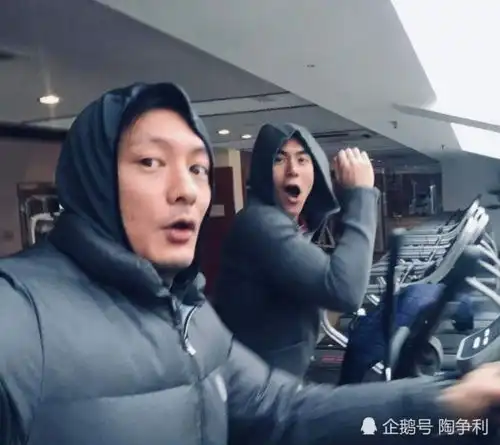 余文乐祝男神彭于晏早日脱单
