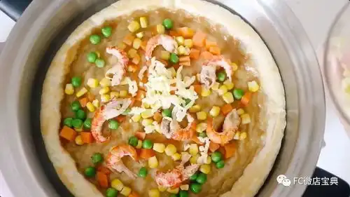 一锅在手,美食我有想吃小龙虾披萨盘它
