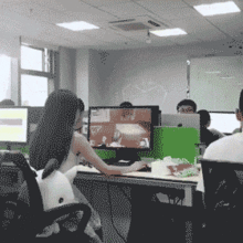 搞笑gif这要是上辈子不是台打印机,肯定今生练不出这字
