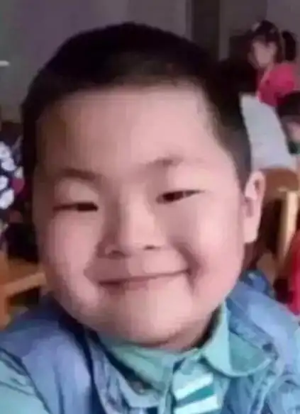 搞笑gif趣图妹子这是要飞起来的节奏吗,看着好好玩
