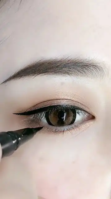 眼线教程分享
