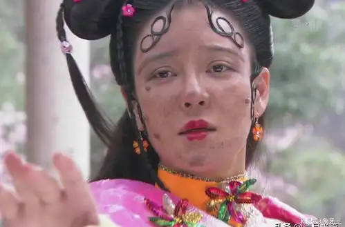 别以为脸上抹灰就是丑女了,论放得下身段,这9位才是扮丑教科书
