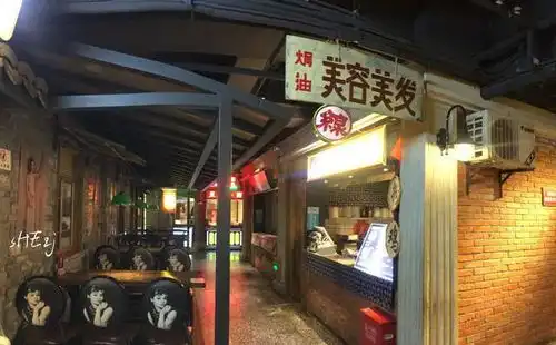 合肥这个地标建筑里,有个地儿带你重温十字街这几十年

