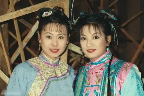 还珠罕见搞怪旧照曝光林心如范冰冰扮丑
