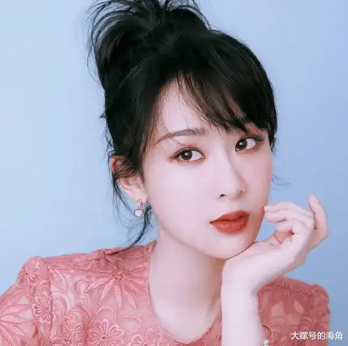 杨紫明明就很漂亮,没有整,那些人总是抠图说她丑
