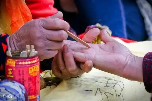 故事女子插足别人家庭,算命先生竟然还支持她
