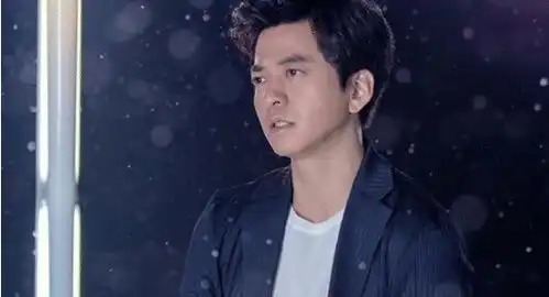 清华学子李健结婚多年没有孩子,并不影响二人的感情,真是一对神仙眷侣发展
