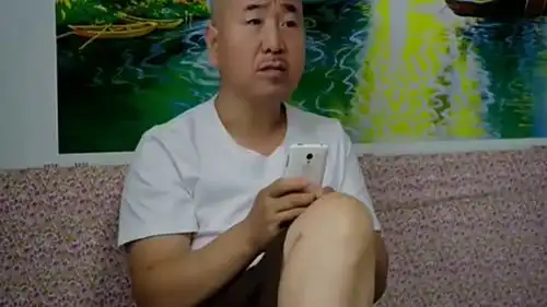 刘能媳妇帮赵四媳妇p照片,还发朋友圈,把大家乐坏了
