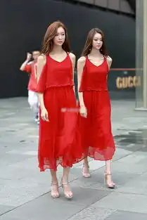 搞笑gif趣图妹子,你是城里来的吧,这东西也没见过要拍照
