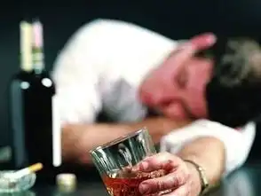 酒精肝危害大如何预防酒精肝
