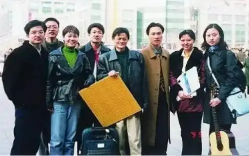 蚂蚁集团暂缓上市,被约谈的马云,成功前的梦想竟是围棋
