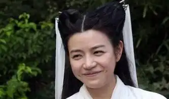 包贝尔恶搞扮小龙女陈妍希网友调侃你比她美

