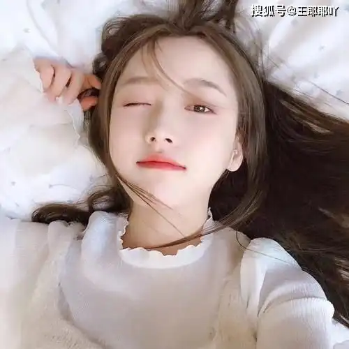 搞笑gif这个世界上没有丑女人,只有懒女人
