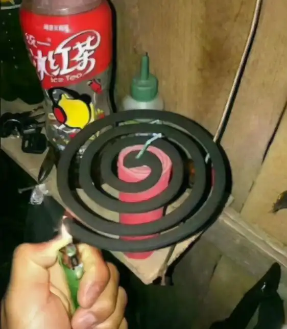 爆笑gif趣图这位同学,你是用脸在刹车吗跳个远也太拼了吧
