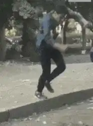 羊群里面藏了一条狗,3秒能找出来算我输你是在逗我玩吧,哈哈哈哈哈哈哈
